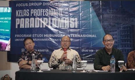 Prodi HI UMM melaksanakan Prodi HI UMM melaksanakan FGD dalam rangka mempersiapkan pelaksanaan Kelas Profesional Center of Excellent (COE) Paradiplomasi