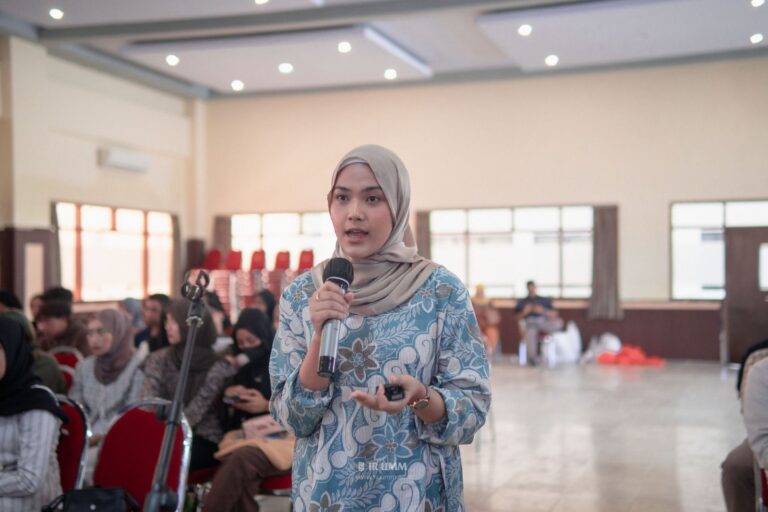 Kelas Kawasan HI UMM: Soroti Percepatan Industri, Dosen Macquarie University Ajak Tiru Langkah Korea Selatan