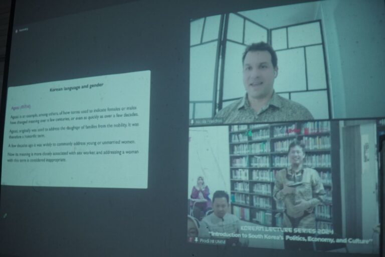 Di Kelas HI UMM, Dr. Nicola Fraschini Kupas Perbedaan Ideologi dalam Bahasa Korea Utara dan Selatan