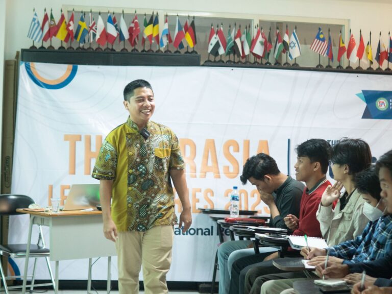 Serial Kuliah Eurasia HI UMM: Kolaborasi dan Toleransi Penentu Eksistensi Kebinekaan