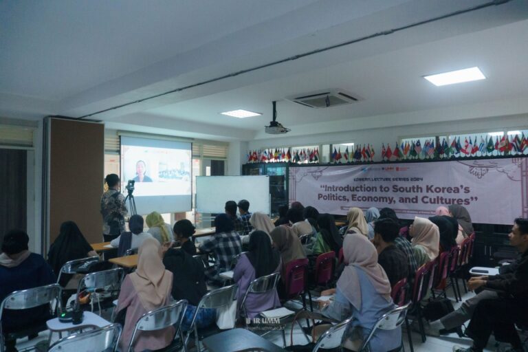 Peneliti dari University of Auckland Ungkap Dimensi Filosofis Kuliner Korea Selatan pada Mahasiswa HI UMM
