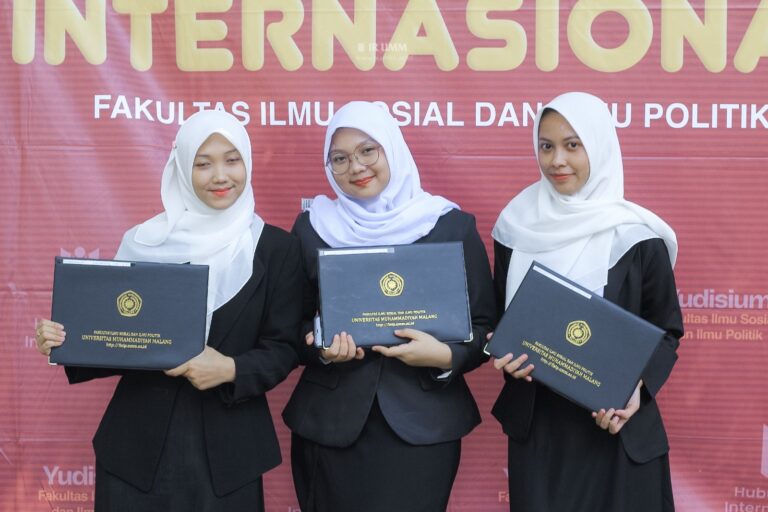 Yudisium Periode II FISIP UMM, Wisudawan Terbaik Prodi HI Dorong Mahasiswa Tak Mudah Berpuas Diri Raih Prestasi