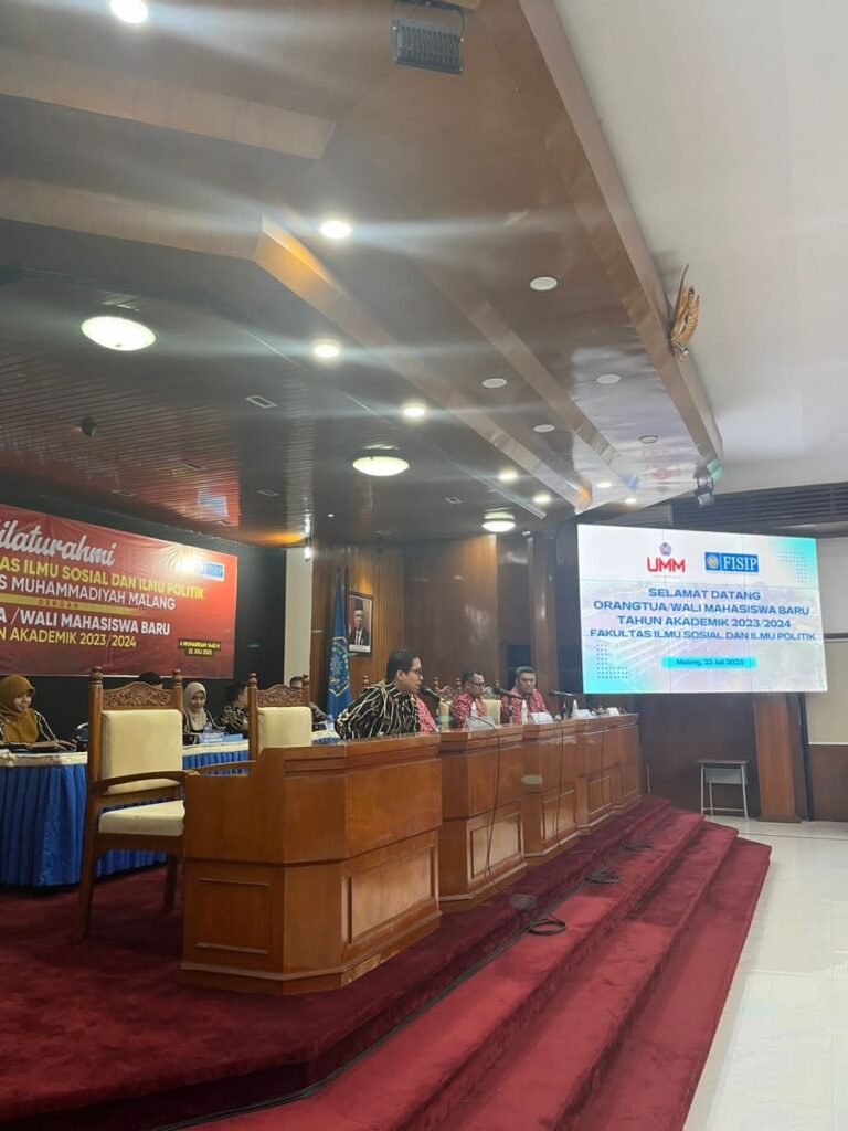 Silaturahmi Orang Tua/Wali Mahasiswa Baru 2023/2024 Bersama Pimpinan UMM, Dekan FISIP Menjadikan KTW sebagai Sorotan