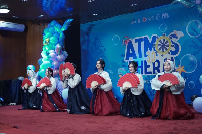 Pecah Tiga, Kelas Korea HI UMM Pamerkan Nuansa Korea dan Asia Timur di Atmospheral 3.0